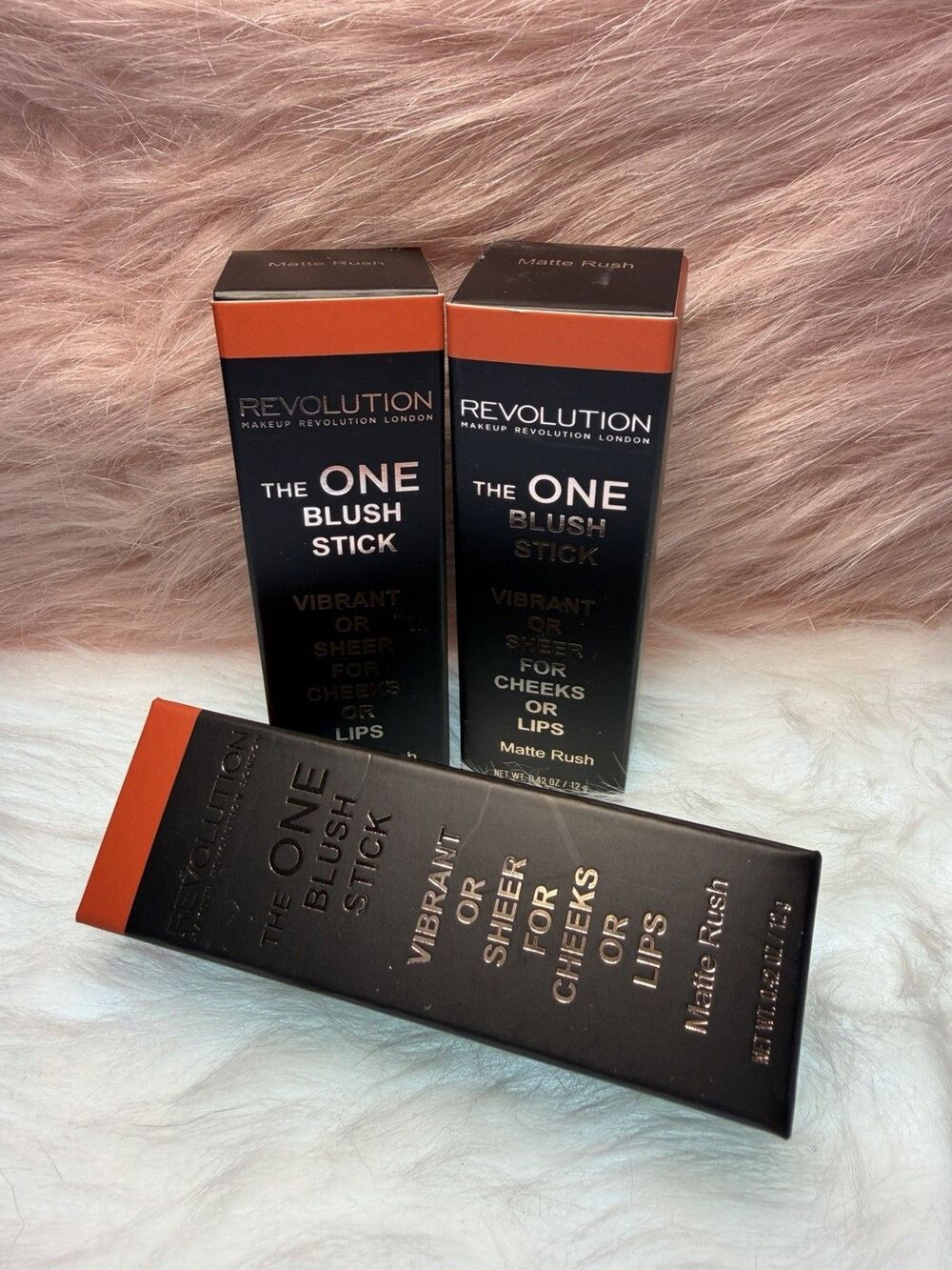 Makeup Revolution Liquid Highlighter Champagne Dewy Glow 18ml